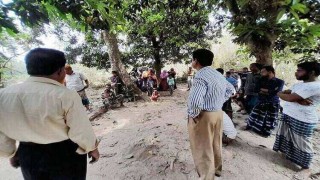 কিশোরীকে ছুরিকাঘাতের পর বিষপান করলো কিশোর